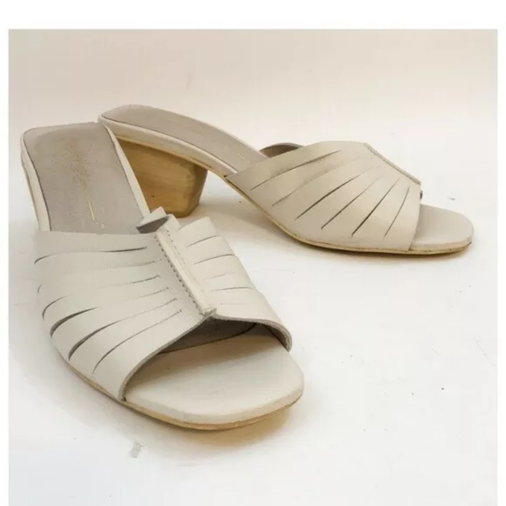 Intentionally Blank Open Toe Sandal Size 7, Off Wh